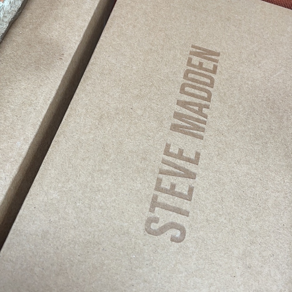 Steve Madden Zendaya Sandal NWT - Picture 2 of 3